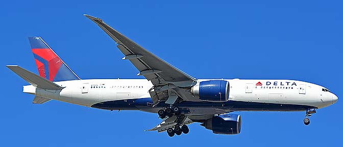Delta Boeing 777-232LR N701DN, Phoenix Sky Harbor, November 6, 2016